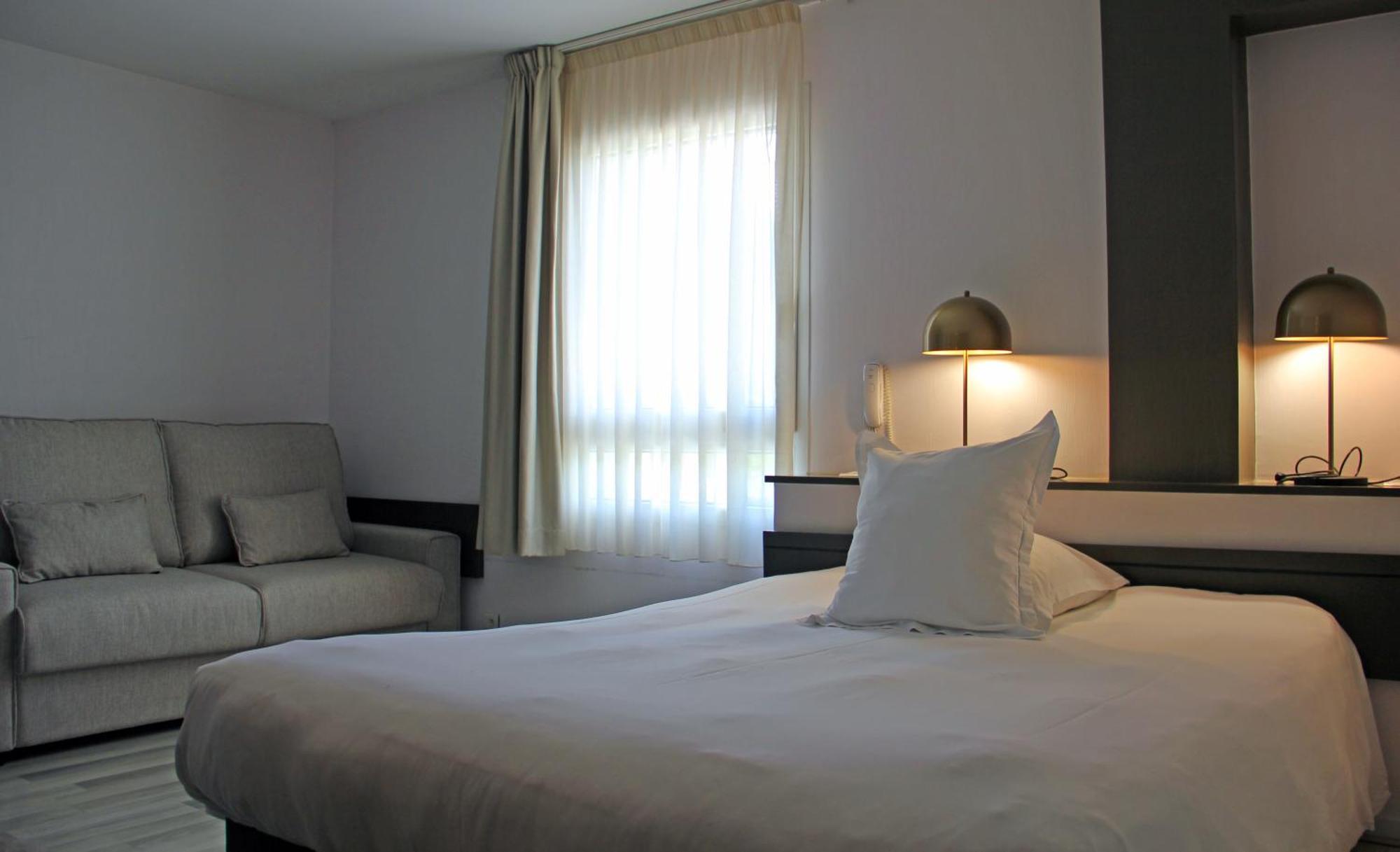 Beau Rivage Hotel Charavines Exterior photo
